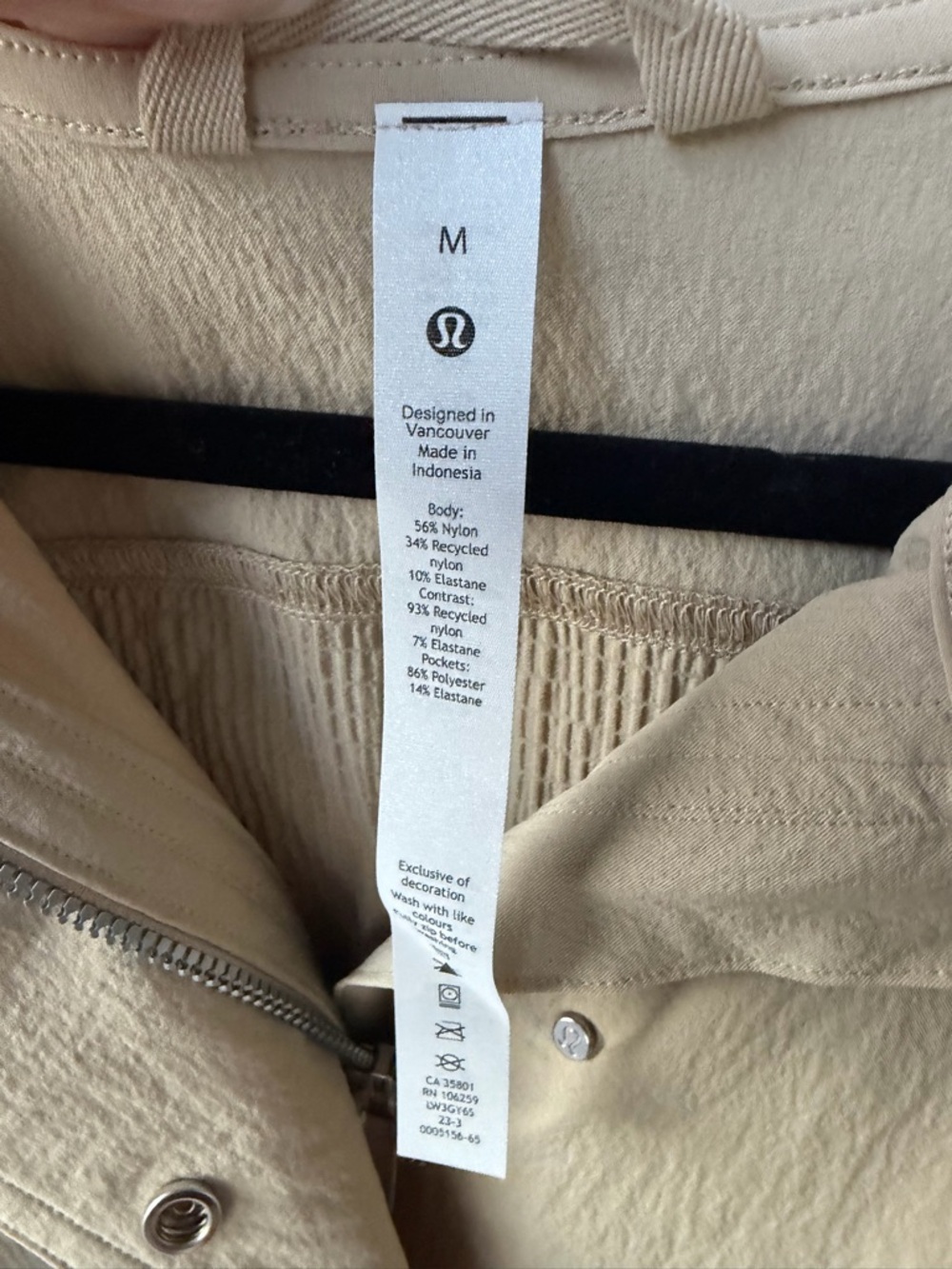 Lululemon Lightweight Beige Hooded Cropped Short Sleeve Jacket - Women - Picture 3 of 7